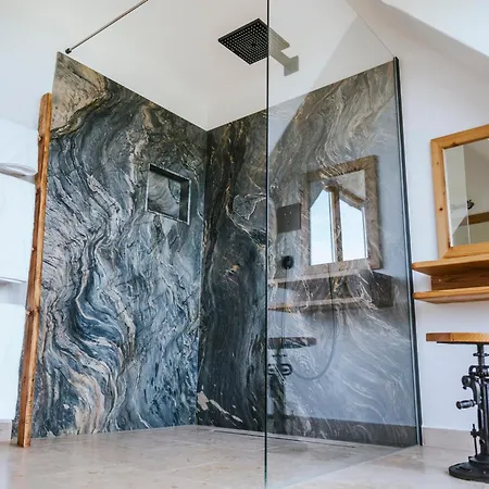 Hundert Am Eichberg, Suedsteiermark * Sankt Johann im Saggautal