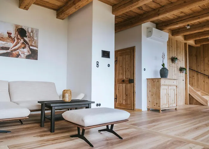 Hundert Am Eichberg, Suedsteiermark *