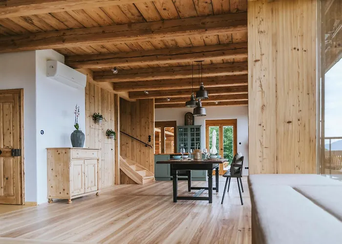 Hundert Am Eichberg, Suedsteiermark *